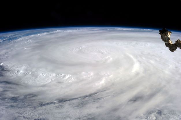 typhoon-haiyan-viewed-from-international-space-station-1650265946.jpg